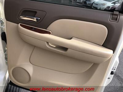 2009 Chevrolet Suburban LTZ  *Loaded LTZ 4wd! - Photo 21 - Tucson, AZ 85705