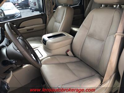2009 Chevrolet Suburban LTZ  *Loaded LTZ 4wd! - Photo 12 - Tucson, AZ 85705