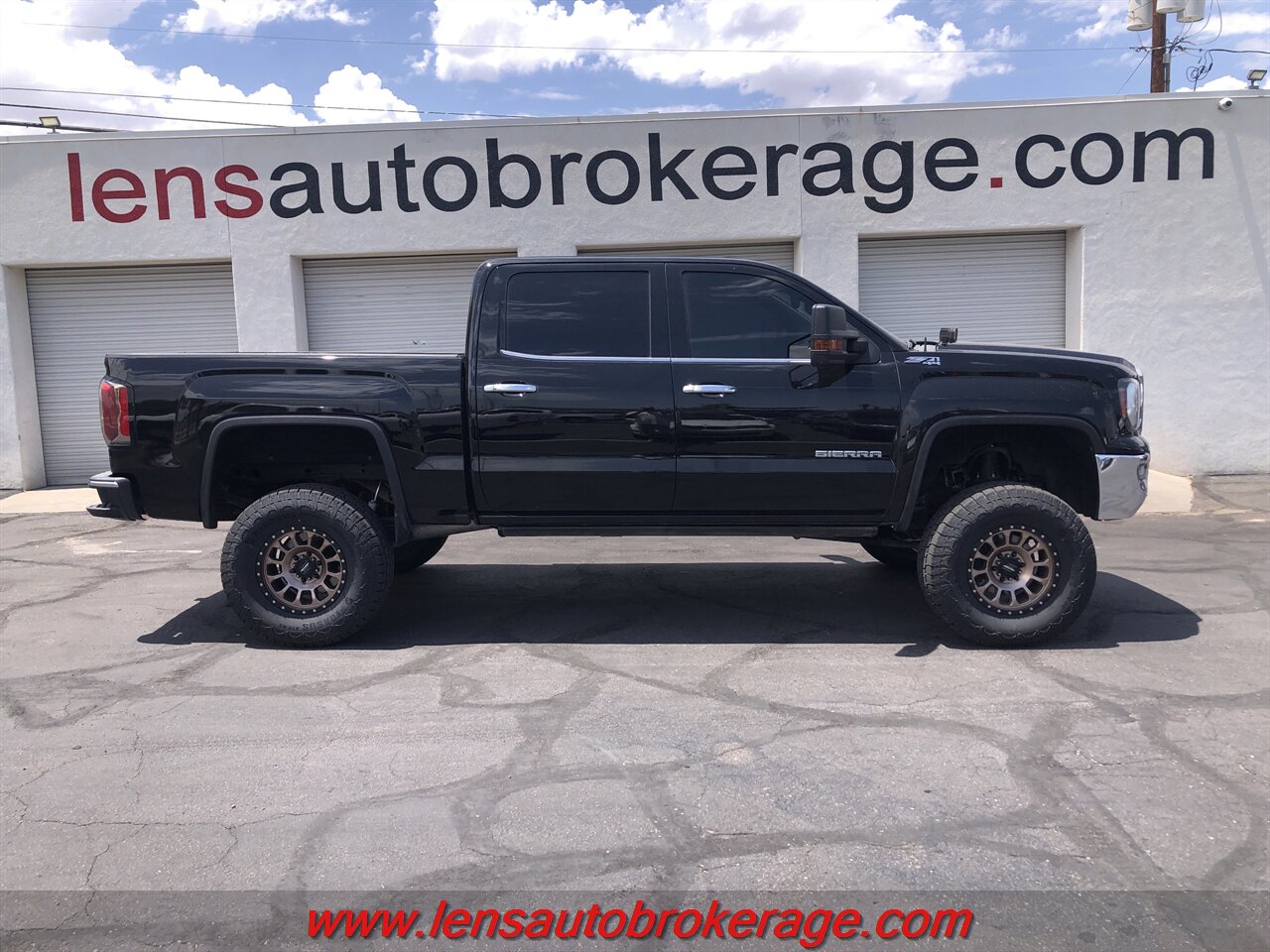 2018 GMC Sierra 1500 SLT   - Photo 1 - Tucson, AZ 85705