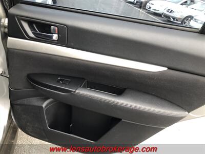 2011 Subaru Outback 2.5i   - Photo 18 - Tucson, AZ 85705