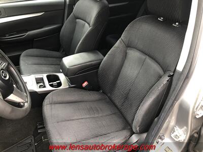 2011 Subaru Outback 2.5i   - Photo 11 - Tucson, AZ 85705