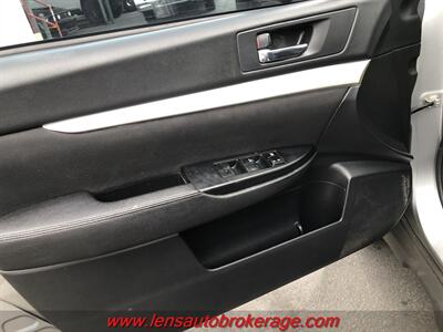 2011 Subaru Outback 2.5i   - Photo 9 - Tucson, AZ 85705