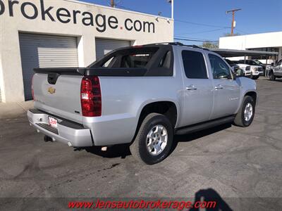 2012 Chevrolet Avalanche LS  *Clean 2wd Avalanche! - Photo 8 - Tucson, AZ 85705