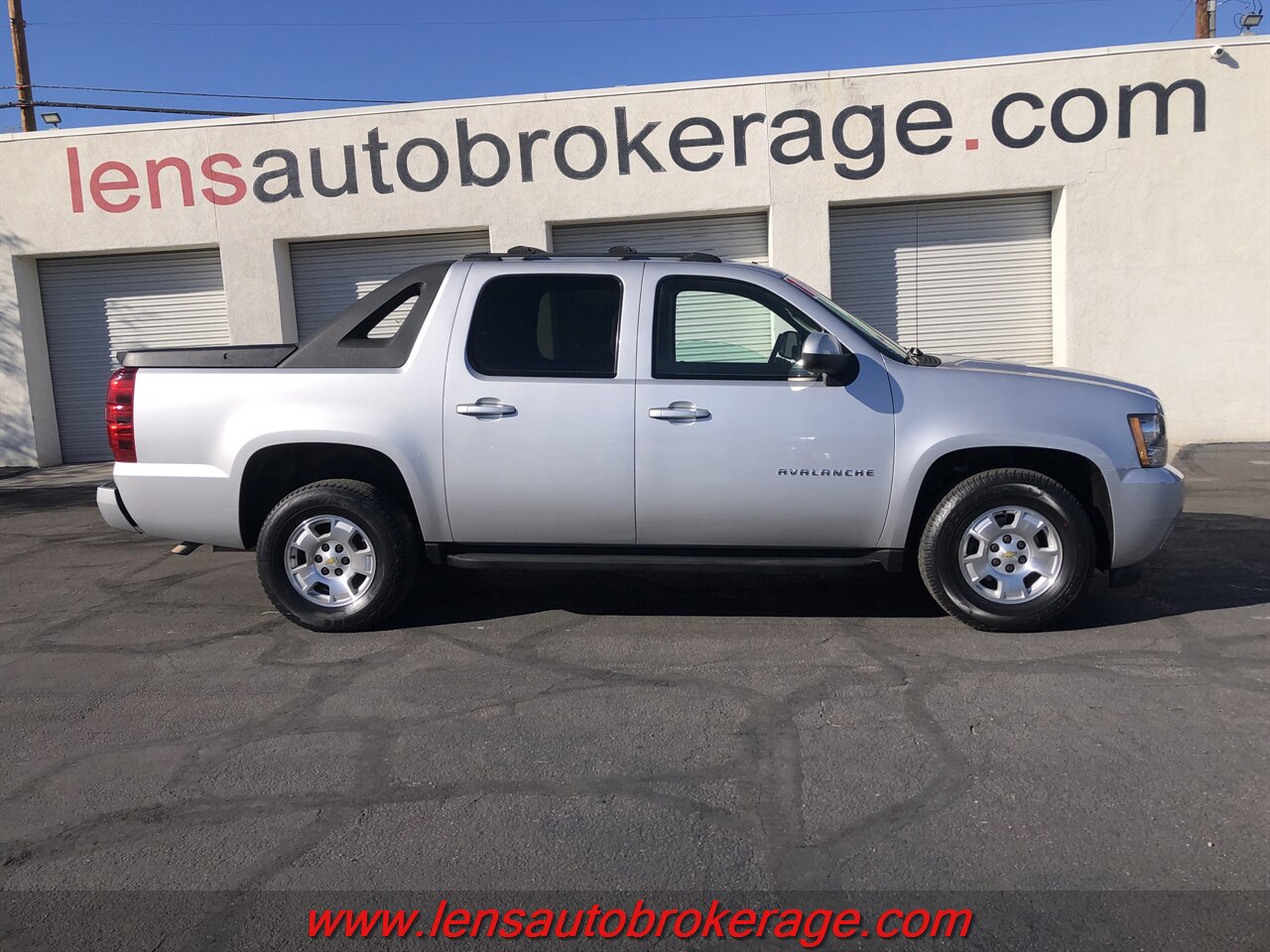 2012 Chevrolet Avalanche LS  *Clean 2wd Avalanche! - Photo 1 - Tucson, AZ 85705