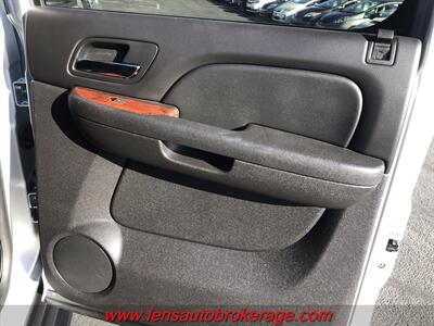 2012 Chevrolet Avalanche LS  *Clean 2wd Avalanche! - Photo 17 - Tucson, AZ 85705