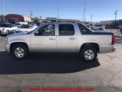 2012 Chevrolet Avalanche LS  *Clean 2wd Avalanche! - Photo 5 - Tucson, AZ 85705