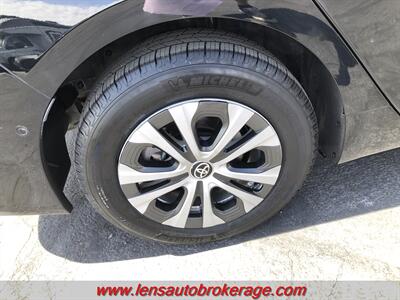 2022 Toyota Prius LE AWD-e   - Photo 24 - Tucson, AZ 85705