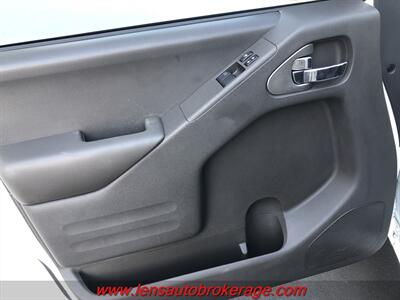 2019 Nissan Frontier SV V6   - Photo 9 - Tucson, AZ 85705