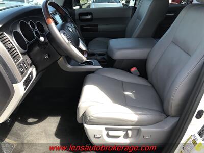 2017 Toyota Sequoia Platinum  *Fresh In! V8, 4x4 Platinum! - Photo 11 - Tucson, AZ 85705