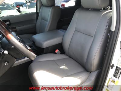 2017 Toyota Sequoia Platinum  *Fresh In! V8, 4x4 Platinum! - Photo 12 - Tucson, AZ 85705