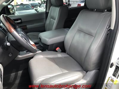 2017 Toyota Sequoia Platinum  *Fresh In! V8, 4x4 Platinum! - Photo 9 - Tucson, AZ 85705