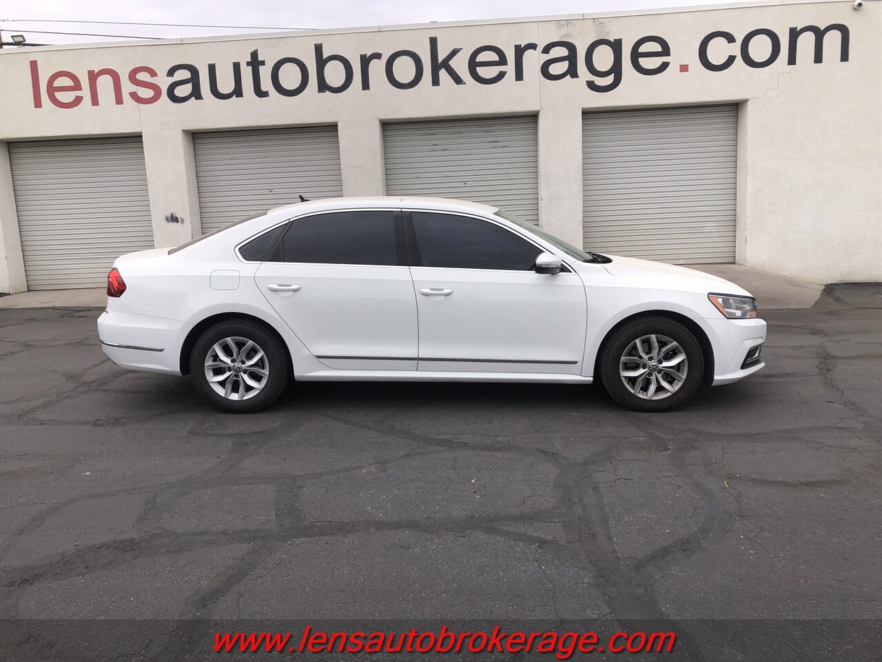 2017 Volkswagen Passat 1.8T S  *NEW ARRIVAL! - Photo 1 - Tucson, AZ 85705