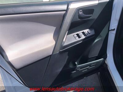2015 Toyota RAV4 LE   - Photo 9 - Tucson, AZ 85705