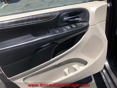 2015 Dodge Grand Caravan SXT  W/Dual Power Sliders! - Photo 9 - Tucson, AZ 85705