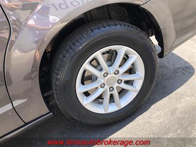 2015 Dodge Grand Caravan SXT  W/Dual Power Sliders! - Photo 24 - Tucson, AZ 85705