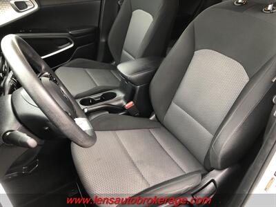 2020 Kia Soul LX  *Nice Nice Little Soul! - Photo 12 - Tucson, AZ 85705