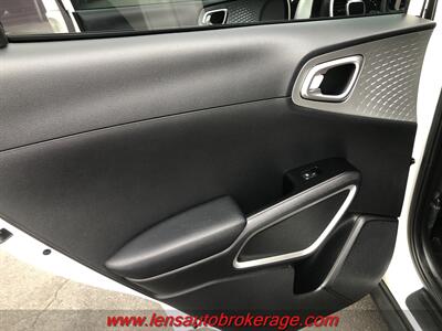 2020 Kia Soul LX  *Nice Nice Little Soul! - Photo 16 - Tucson, AZ 85705