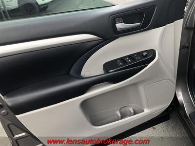 2016 Toyota RAV4 LE  *Super Nice Carfax 1 Owner Rav! - Photo 8 - Tucson, AZ 85705