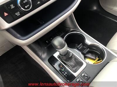 2016 Toyota RAV4 LE  *Super Nice Carfax 1 Owner Rav! - Photo 14 - Tucson, AZ 85705