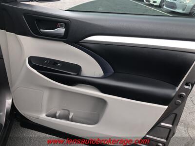 2016 Toyota RAV4 LE  *Super Nice Carfax 1 Owner Rav! - Photo 23 - Tucson, AZ 85705