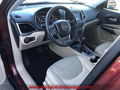 2019 Jeep Cherokee Latitude  *Nice Low Mileage 4x4! - Photo 10 - Tucson, AZ 85705