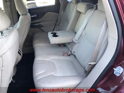 2019 Jeep Cherokee Latitude  *Nice Low Mileage 4x4! - Photo 17 - Tucson, AZ 85705