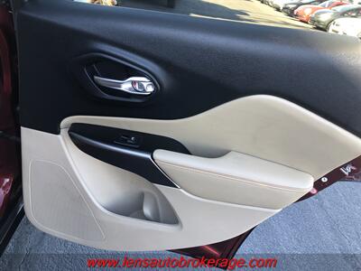 2019 Jeep Cherokee Latitude  *Nice Low Mileage 4x4! - Photo 19 - Tucson, AZ 85705