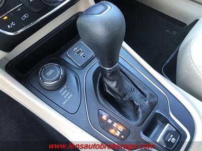 2019 Jeep Cherokee Latitude  *Nice Low Mileage 4x4! - Photo 15 - Tucson, AZ 85705