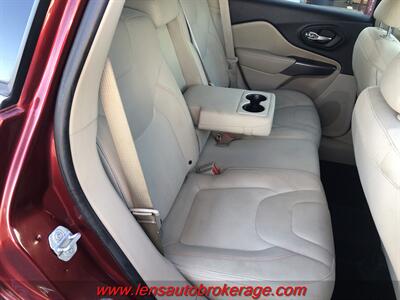 2019 Jeep Cherokee Latitude  *Nice Low Mileage 4x4! - Photo 20 - Tucson, AZ 85705