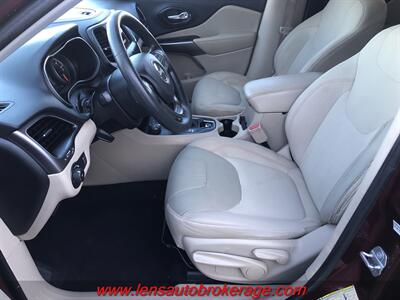 2019 Jeep Cherokee Latitude  *Nice Low Mileage 4x4! - Photo 11 - Tucson, AZ 85705