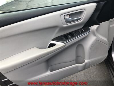 2017 Toyota Camry SE   - Photo 9 - Tucson, AZ 85705