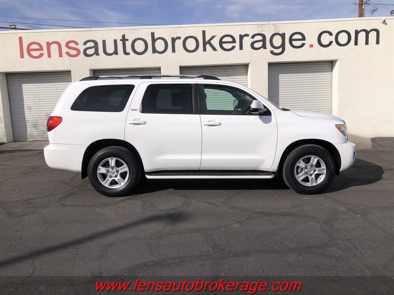2008 Toyota Sequoia SR5  *Nice 2wd W/3rd Row! - Photo 1 - Tucson, AZ 85705