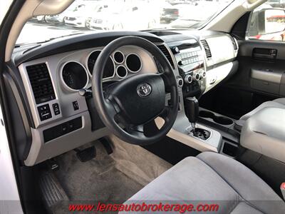 2008 Toyota Sequoia SR5  *Nice 2wd W/3rd Row! - Photo 10 - Tucson, AZ 85705