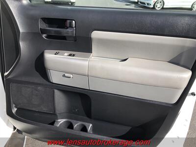 2008 Toyota Sequoia SR5  *Nice 2wd W/3rd Row! - Photo 22 - Tucson, AZ 85705
