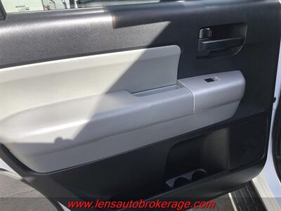 2008 Toyota Sequoia SR5  *Nice 2wd W/3rd Row! - Photo 16 - Tucson, AZ 85705