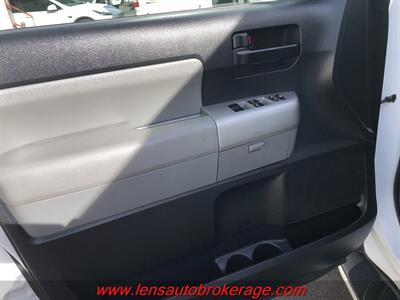 2008 Toyota Sequoia SR5  *Nice 2wd W/3rd Row! - Photo 9 - Tucson, AZ 85705