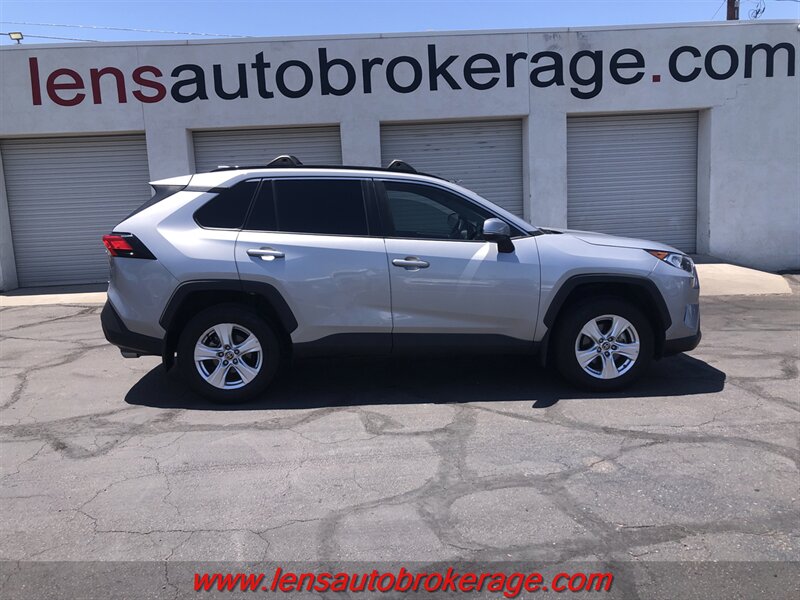 2021 Toyota RAV4 XLE  *54k Mile AWD!!