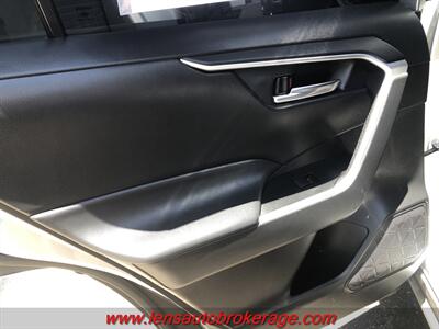 2021 Toyota RAV4 XLE  *54k Mile AWD!! - Photo 15 - Tucson, AZ 85705
