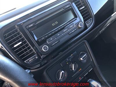 2014 Volkswagen Beetle-Classic 1.8T Entry PZEV   - Photo 13 - Tucson, AZ 85705