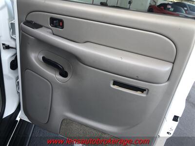 2004 Chevrolet Suburban 1500 LS   - Photo 16 - Tucson, AZ 85705