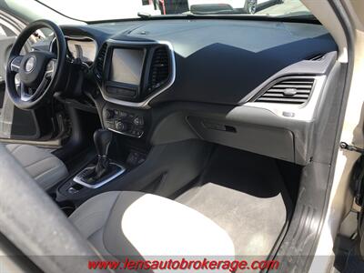 2015 Jeep Cherokee Latitude  *Nice Little Cherokee! - Photo 21 - Tucson, AZ 85705