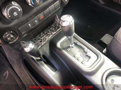2013 Jeep Wrangler Sport  *SUPER CLEAN SPORT! - Photo 15 - Tucson, AZ 85705