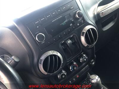 2013 Jeep Wrangler Sport  *SUPER CLEAN SPORT! - Photo 14 - Tucson, AZ 85705