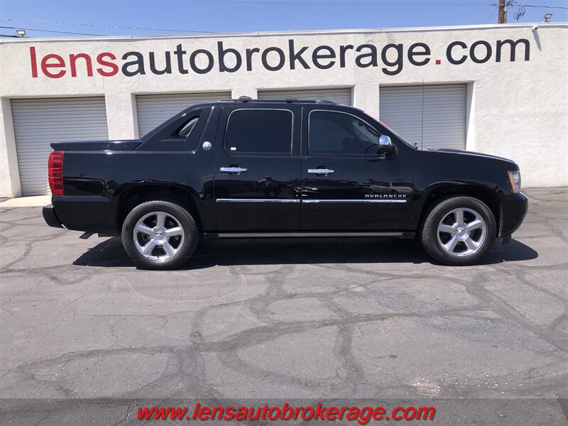 2013 Chevrolet Avalanche LTZ Black Diamond  *Nice Clean 4x4 Avalanche!