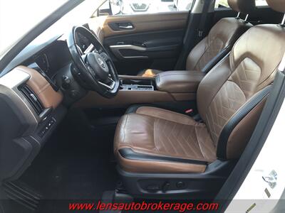 2022 Nissan Pathfinder Platinum  *67k Mile, Quad Seats & 3rd Row!! - Photo 10 - Tucson, AZ 85705