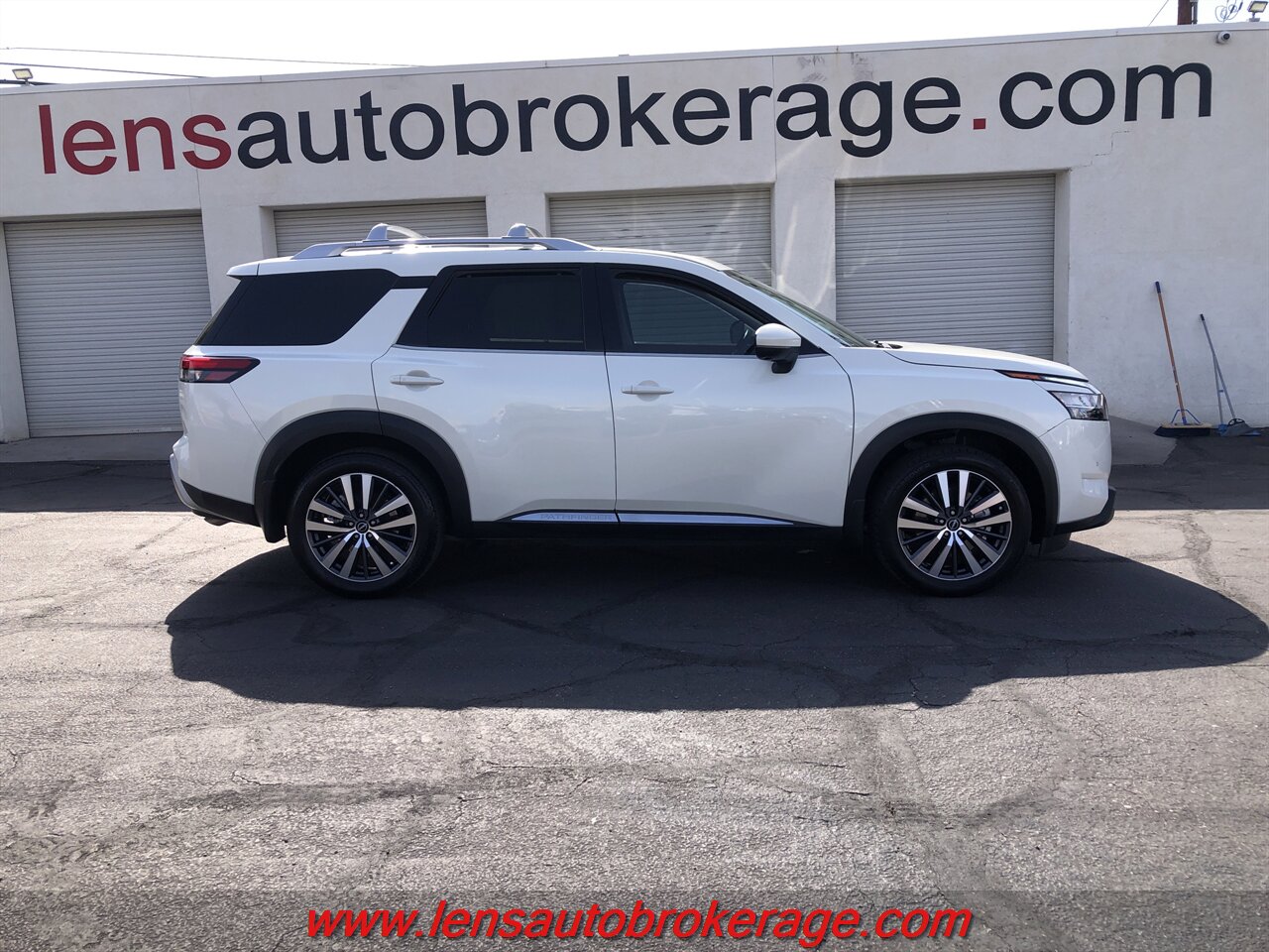 2022 Nissan Pathfinder Platinum  *67k Mile, Quad Seats & 3rd Row!! - Photo 1 - Tucson, AZ 85705
