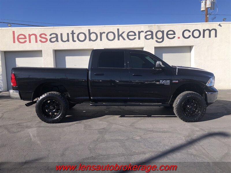 2019 RAM 1500 Classic SLT  *HEMI, Crew, 4x4, 83k & Fresh In!