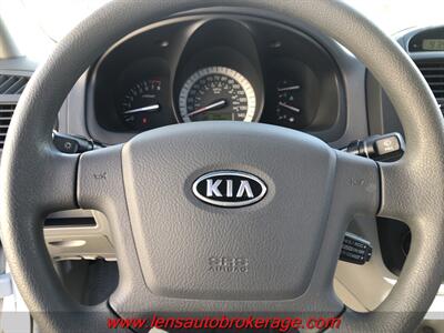 2007 Kia Spectra LX   - Photo 13 - Tucson, AZ 85705