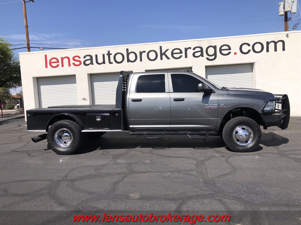2013 RAM 3500 Tradesman  *Bad A$$ 4x4 Dually Flatbed Crew Cab! - Photo 1 - Tucson, AZ 85705