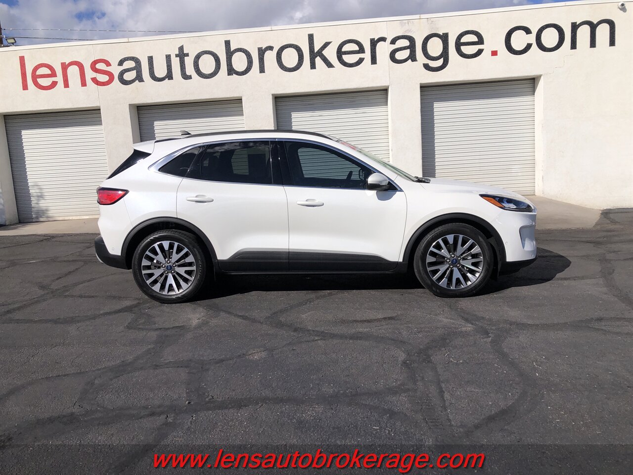 2020 Ford Escape Hybrid Titanium  *Carfax 1 Owner 37k Mile Hybrid! - Photo 1 - Tucson, AZ 85705
